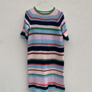 Stripete bomullskjole med glitterkant