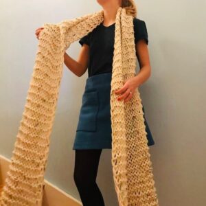 Superlangt skjerf på tykke pinner